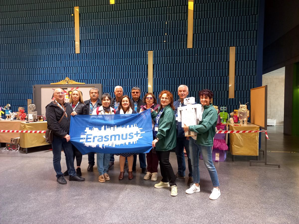 Teachers preparing their Erasmus+ KA1 application